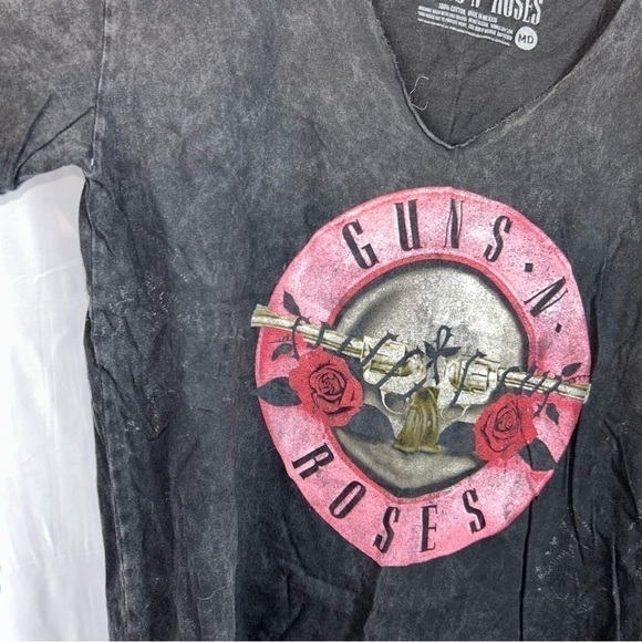 Guns N’ Roses Top Graphic Stonewash Dye Choker Short Sleeve Band Tee Shirt - Picture 6 of 9